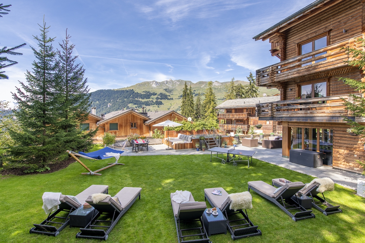 The Lodge summer exterior